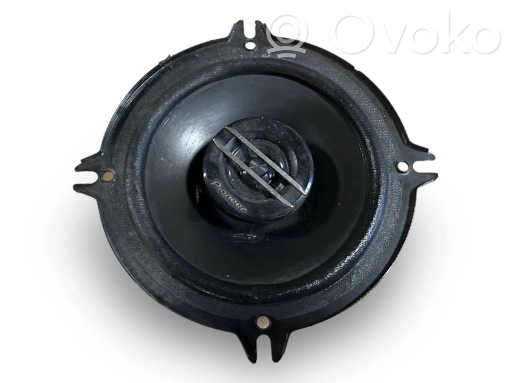 Skaļrunis (-i) priekšējās durvīs