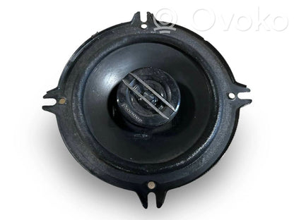 Skaļrunis (-i) priekšējās durvīs