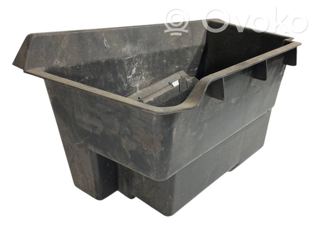 Mantu nodalījums stumbrs