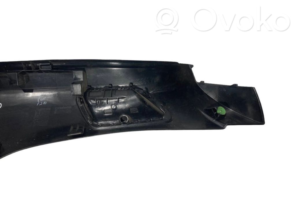 (C) statņa dekoratīvā apdare