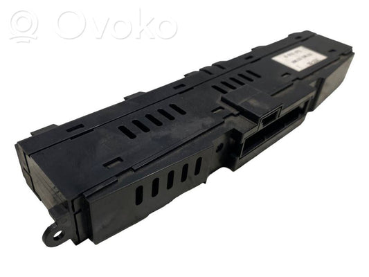 Sēdekļu apsildes slēdzis