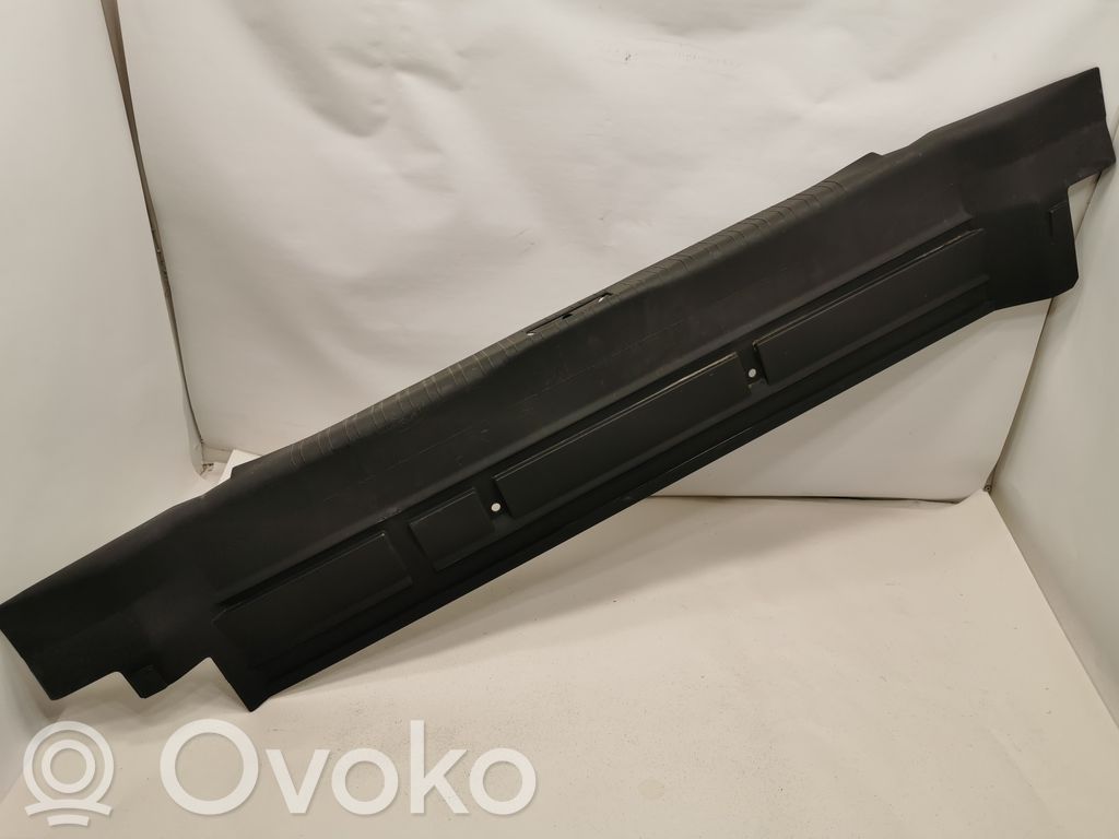 Trunk sill trim