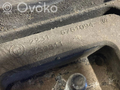 Transmission mounting bracket