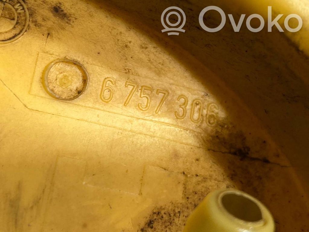 Fuel pump (in the fuel tank)