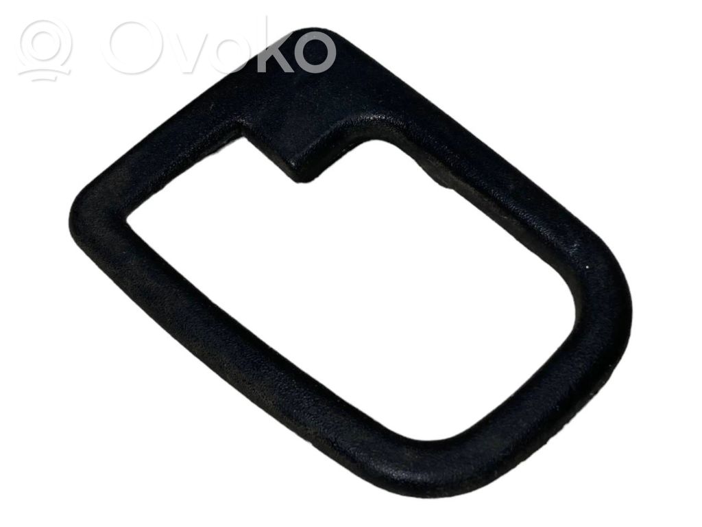 Priekšpusē durvju roktura vāciņš