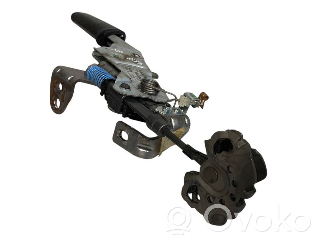 Rokas bremzes mehānisms (salonā)