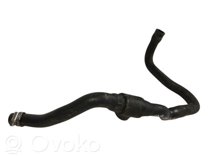 Caurulīte (-es) / šļūtene (-es)