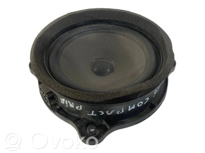 Speaker(s) in front door