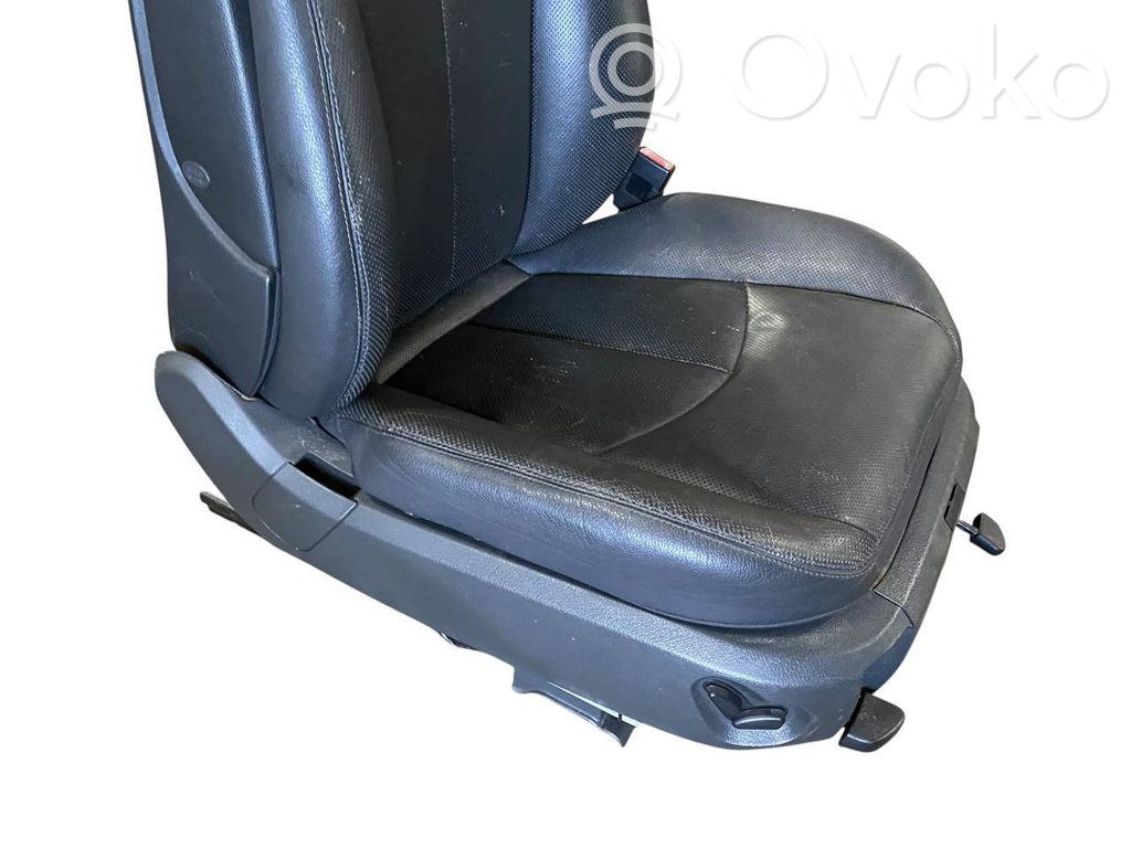 Sēdekļu komplekts