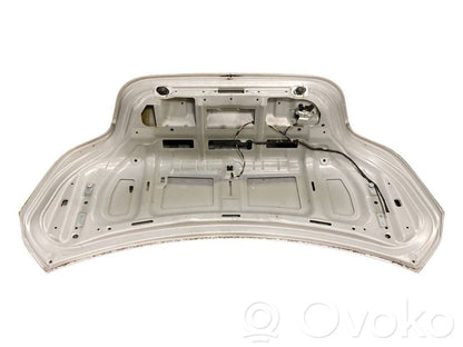 Задняя крышка (багажник)