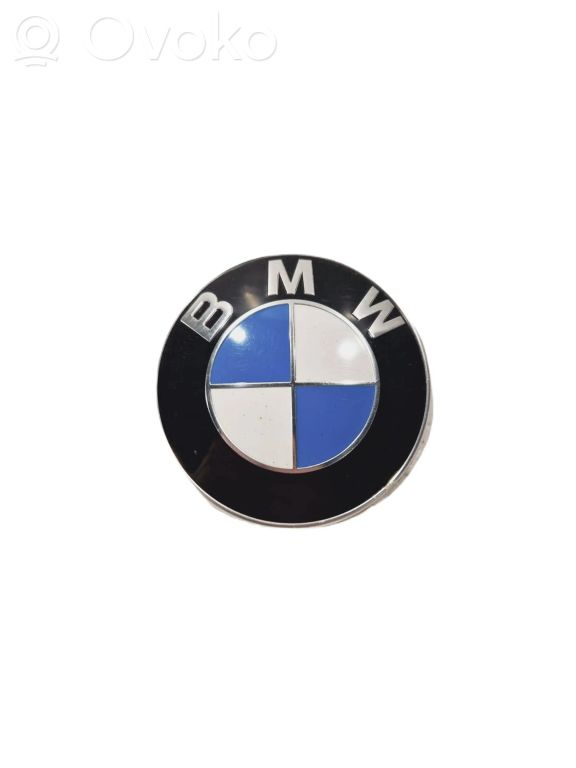 Manufacturer's emblem