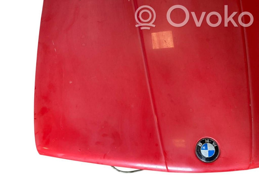 Dzinēja pārsegs (vāks)