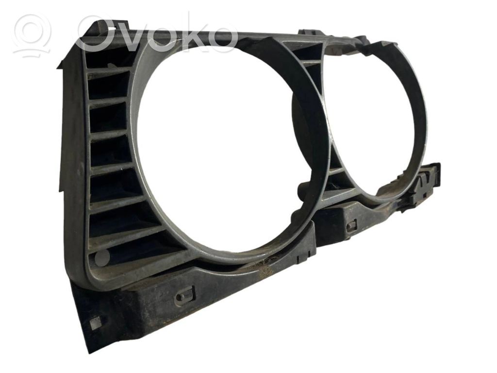 Priekšējā luktura dekoratīvā apdare