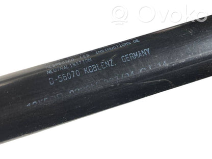 Dzinēja pārsega amortizators