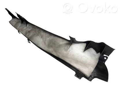 Sānu dekoratīvā apdare pie aizmugurējā sēdekļa (apakšdaļa)