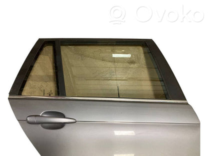 Aizmugurējās durvis