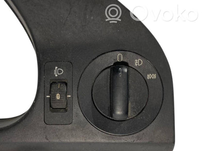 Instrumentu paneļa dekoratīvā apdare