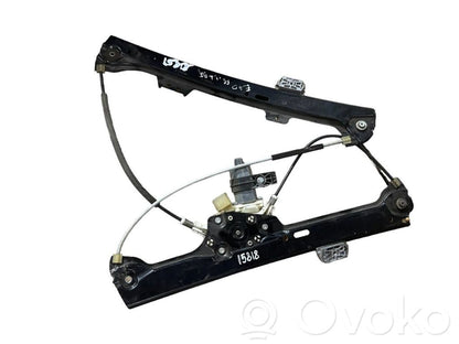 Priekšpusē loga pacēlāja motoriņš