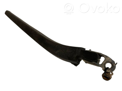 Aizmugurējā loga tīrītāja kājiņa