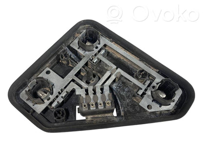 Aizmugures spuldzes vāka turētājs