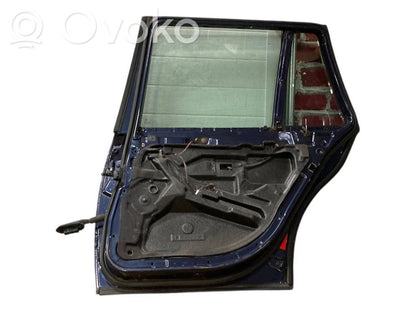 Задняя дверь