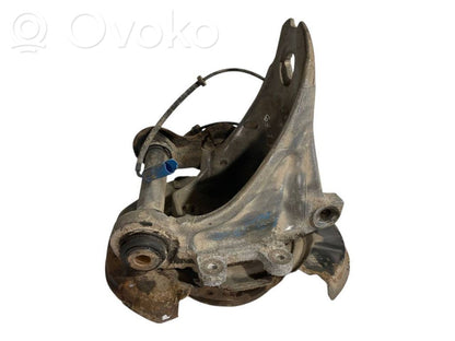 Aizmugurē riteņa rumbas vārpstas šarnīrs (stupica, capfa)