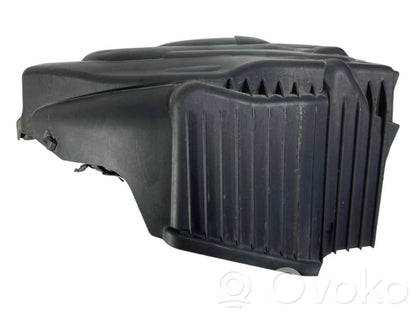 Dzinēja pārsegs (dekoratīva apdare)