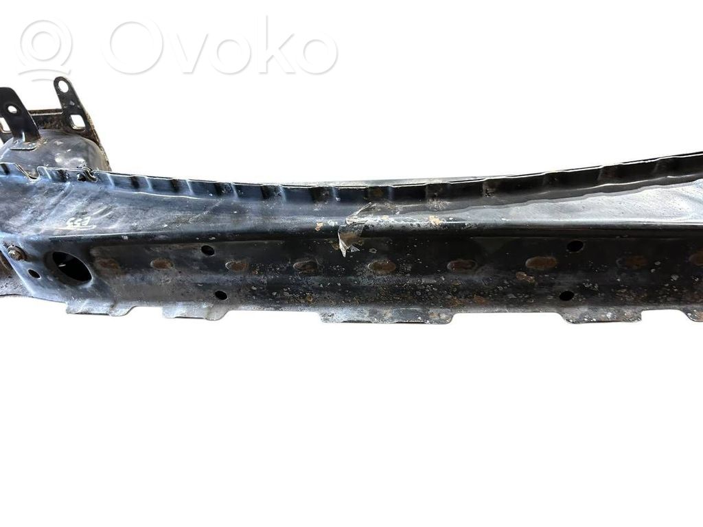 Priekšpusē bampera sija / balka