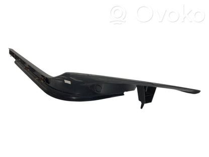 Priekšējā sliekšņa dekoratīvā apdare (iekšējā)