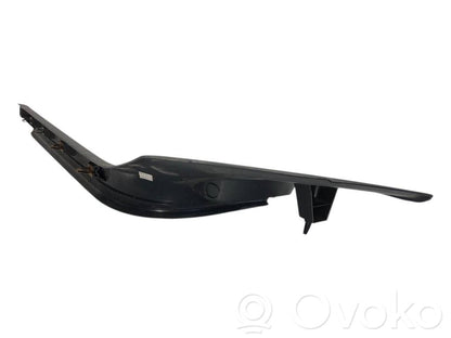 Priekšējā sliekšņa dekoratīvā apdare (iekšējā)