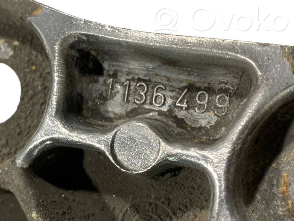 Transmission mounting bracket