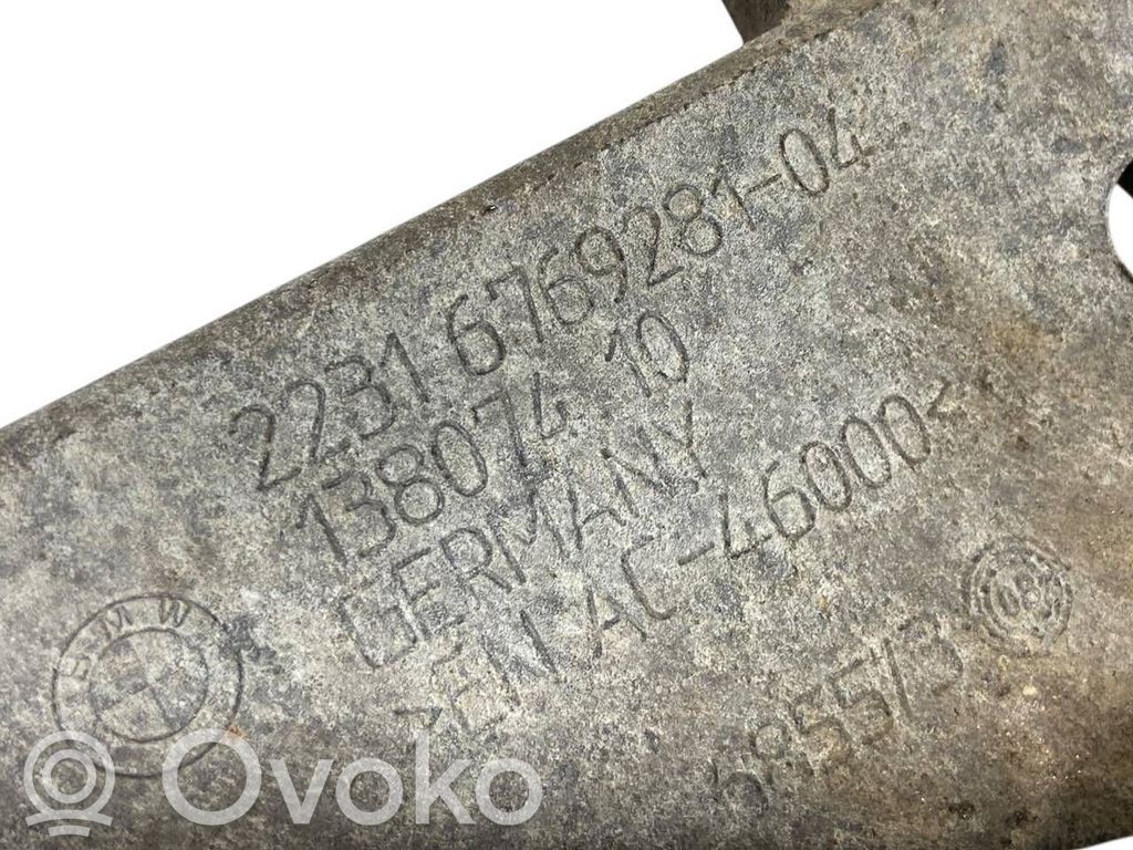 Pārnesumkārbas stiprinājuma kronšteins