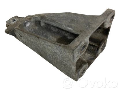 Dzinēja nostiprināšanas stiprinājums-kronšteins