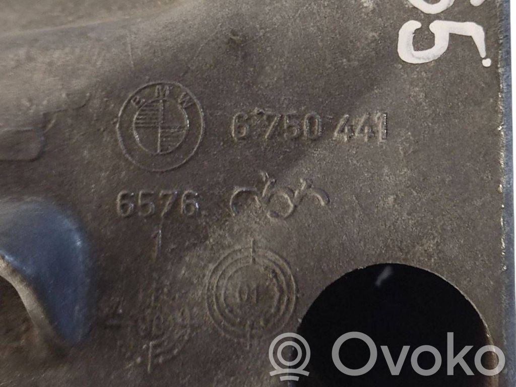 Dzinēja nostiprināšanas stiprinājums-kronšteins