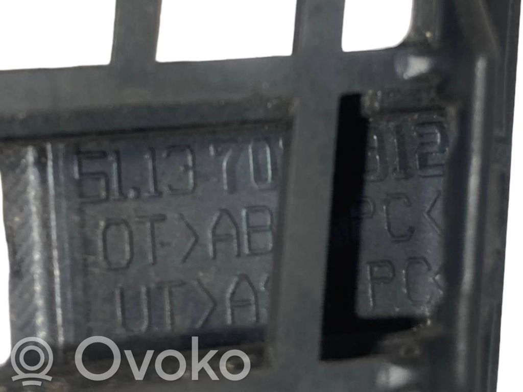 Bonnet decorative grille