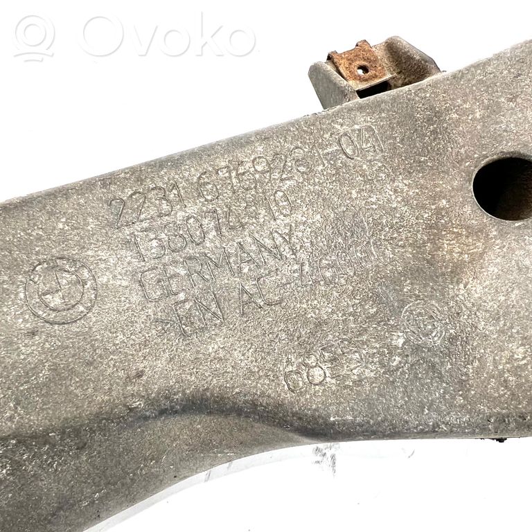 Pārnesumkārbas stiprinājuma kronšteins