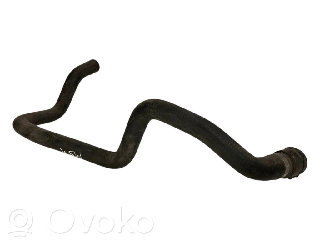 Caurulīte (-es) / šļūtene (-es)