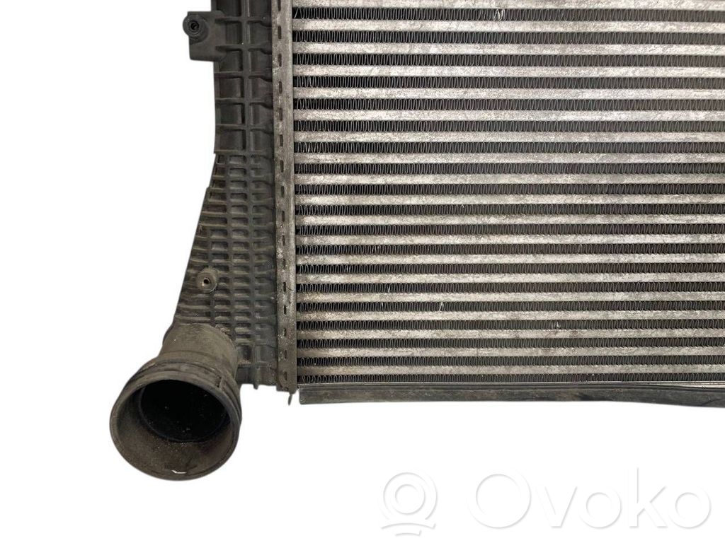 Starpdzesētāja radiators
