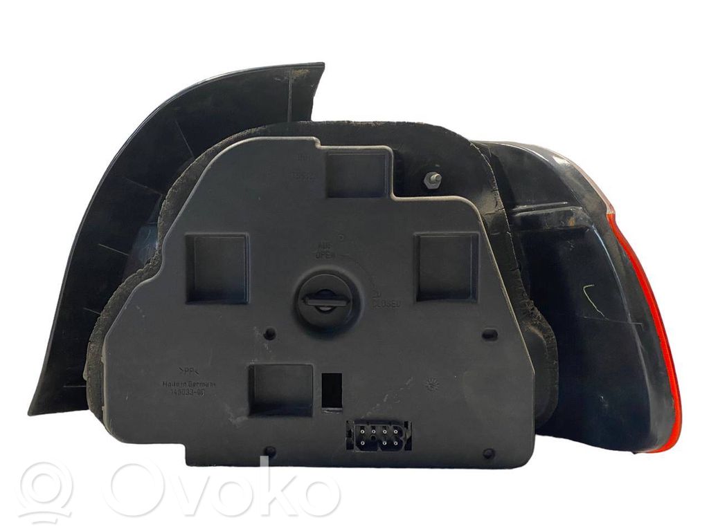 Aizmugurējais lukturis virsbūvē