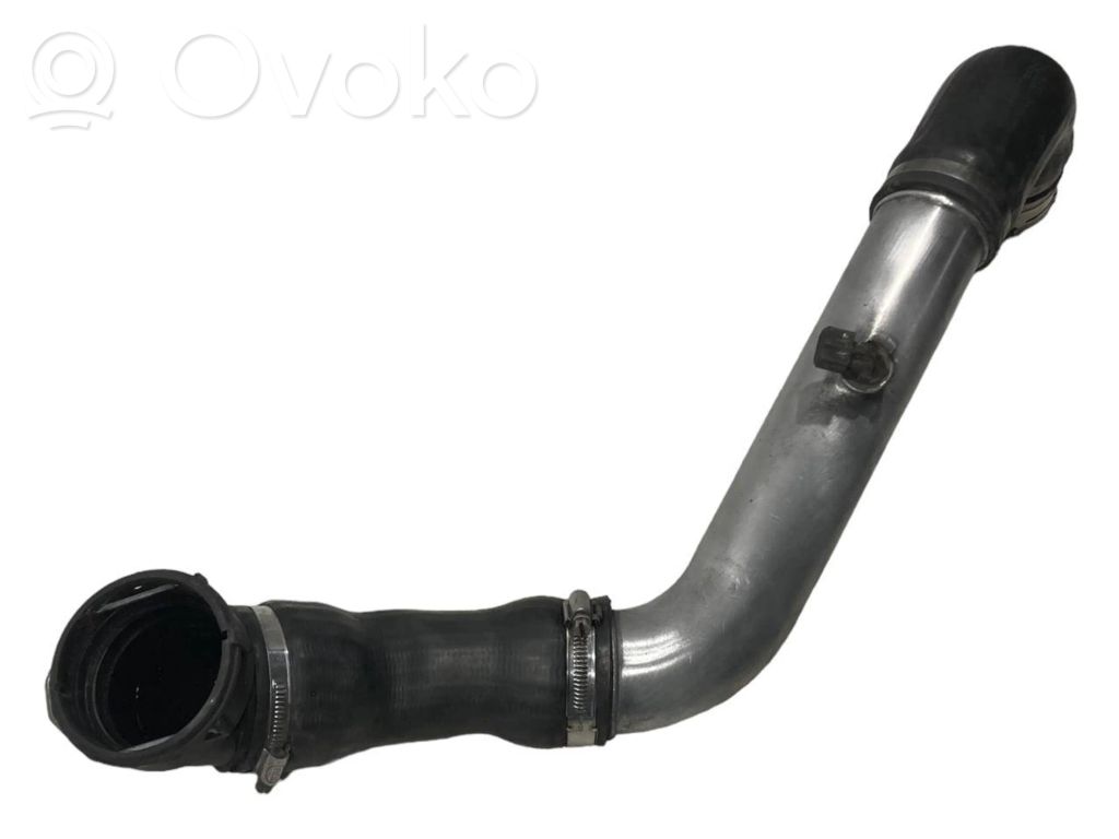 Шланг(и)/труба(ы) интеркулера