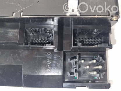 Window lift control switch(es)