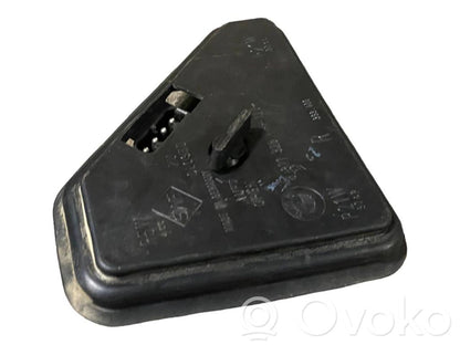 Aizmugures spuldzes vāka turētājs