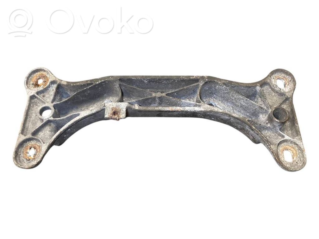 Pārnesumkārbas stiprinājuma kronšteins