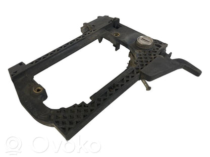 Holder/bracket for external opening handle at the front