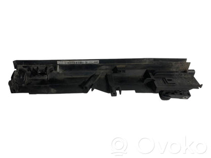 Radiatora (-u) turētājs / kronšteins