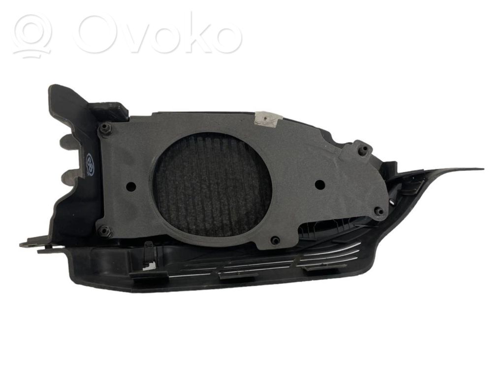 Plaukts skaļruņa dekoratīvā apdare