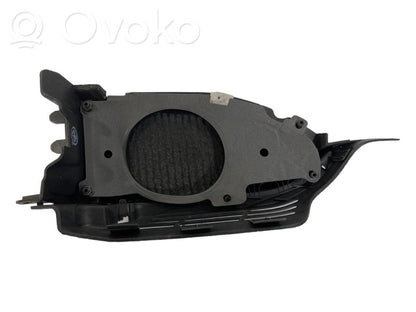 Plaukts skaļruņa dekoratīvā apdare