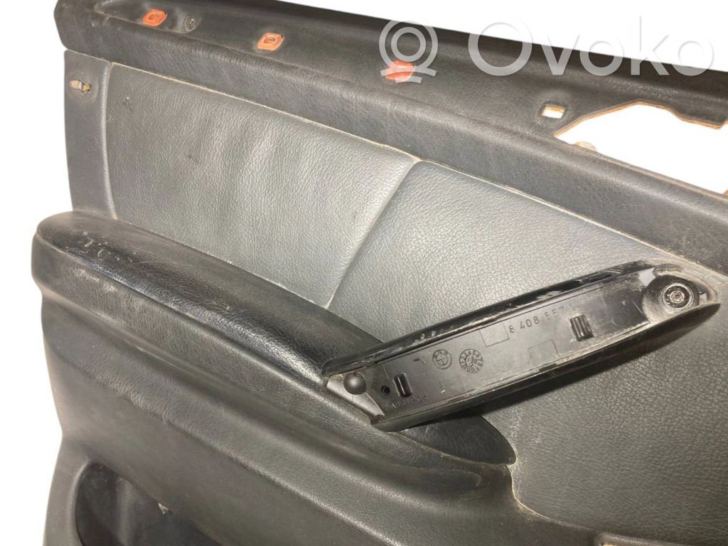 Priekšējo durvju apdare