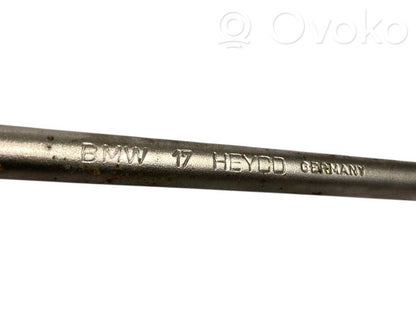 Riteņu uzgriežņatslēga