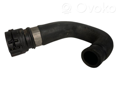 Caurulīte (-es) / šļūtene (-es)